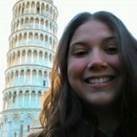Nicole Zanetti Souza - Discente Outbound - Universidade de Pisa (Itália)