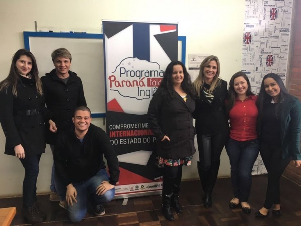 Equipes do Programa “Paraná fala Inglês” participam de curso com a Smart English